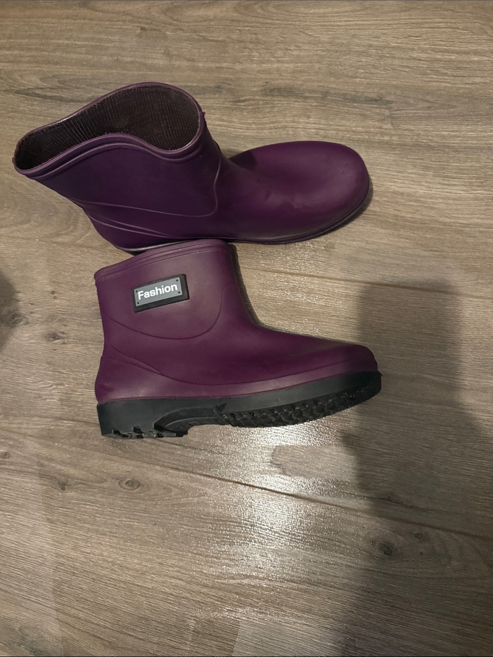 Purple Short Rain Boots with 'Fashion' Patch